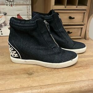 DKNY Connie Wedge Sneakers Denim Street Chic High-top Size 10 Exposed Zipper